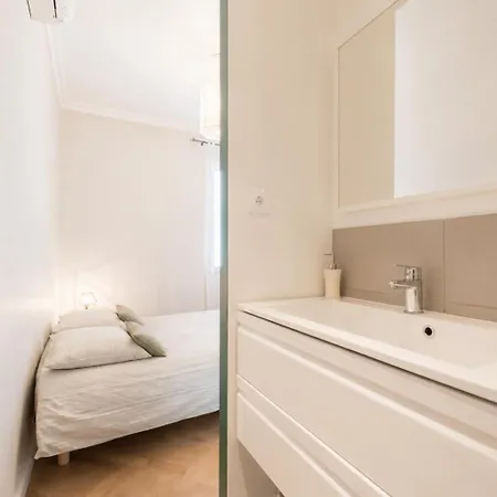 Apartament F3 Plein Centre A 50 M Saint-Raphaël